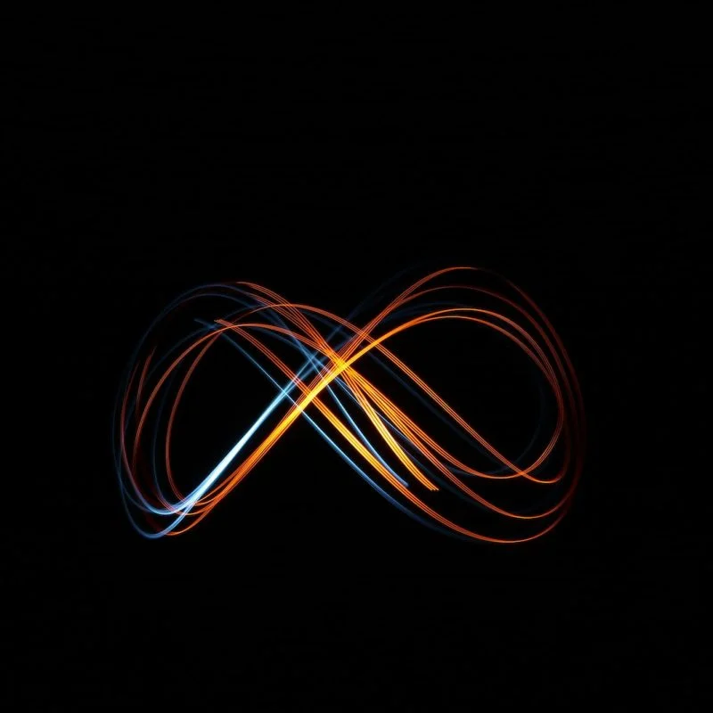 a blurry photo of a light in the dark